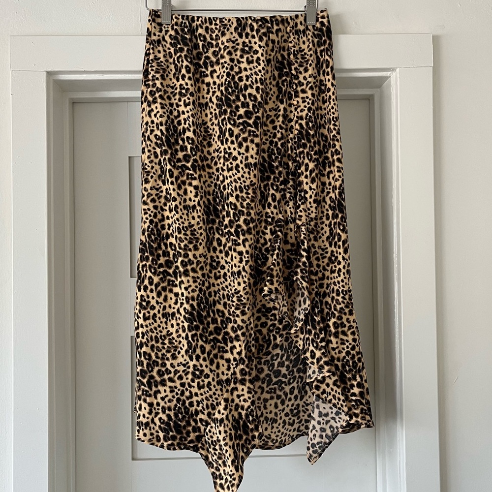 Leopard print midi skirt
